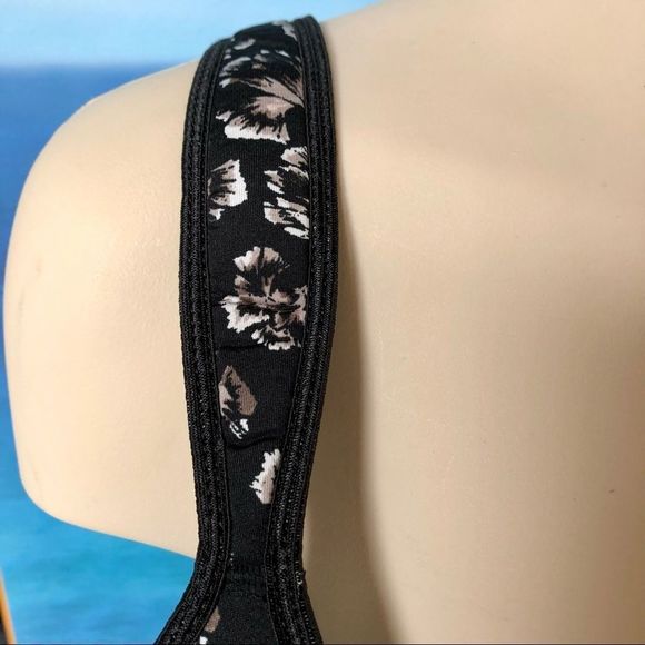 Adrianne Vittadini - Picture 3 of 7